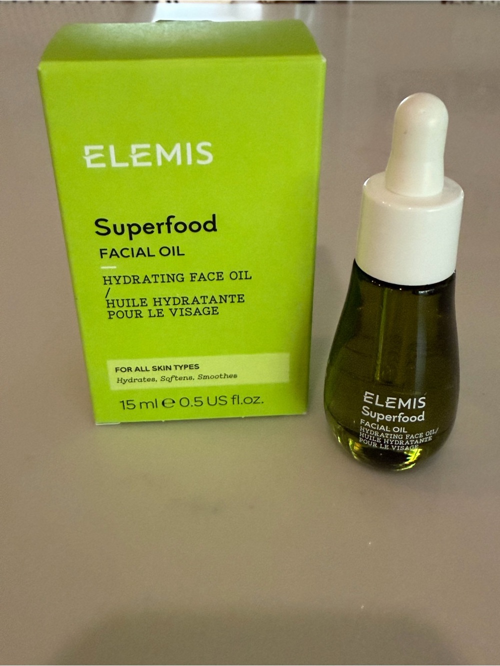 ELEMIS Superfood Hydrating Face Oil - Lime Green & White